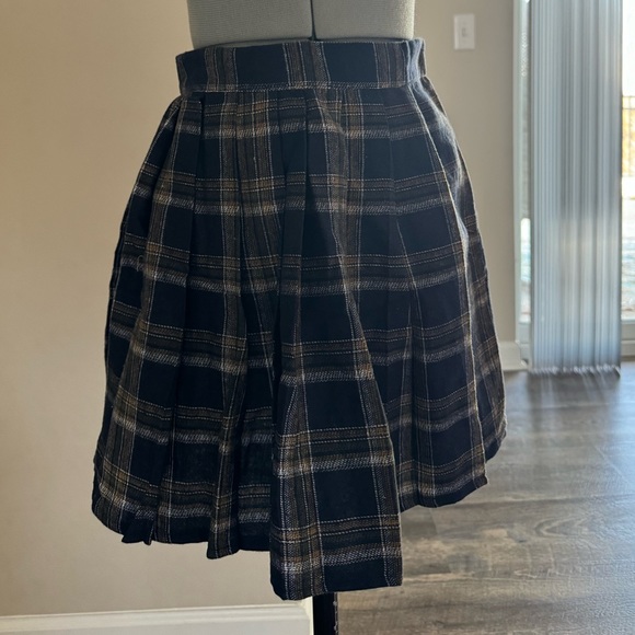 Plaid skirt - Picture 3 of 3